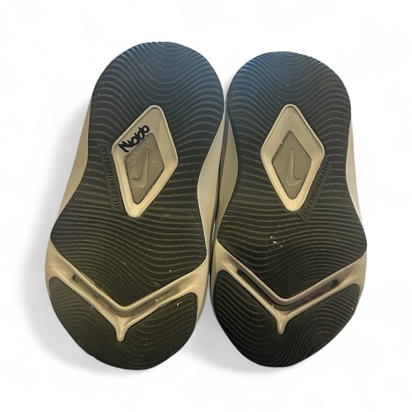 Nike Kids Gray and Purple “All Conditions Play” Shoes size 5C - Picture 3 of 4